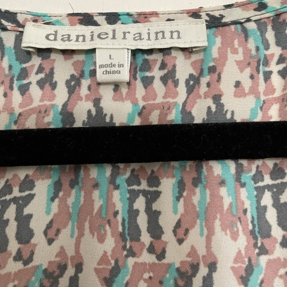 Daniel Rainn sleeveless blouse - Picture 2 of 6